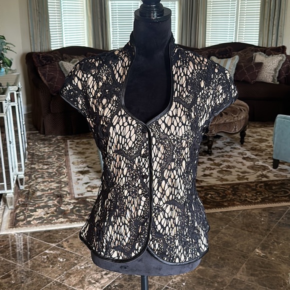 CARTISE lace overlay top - Picture 2 of 6
